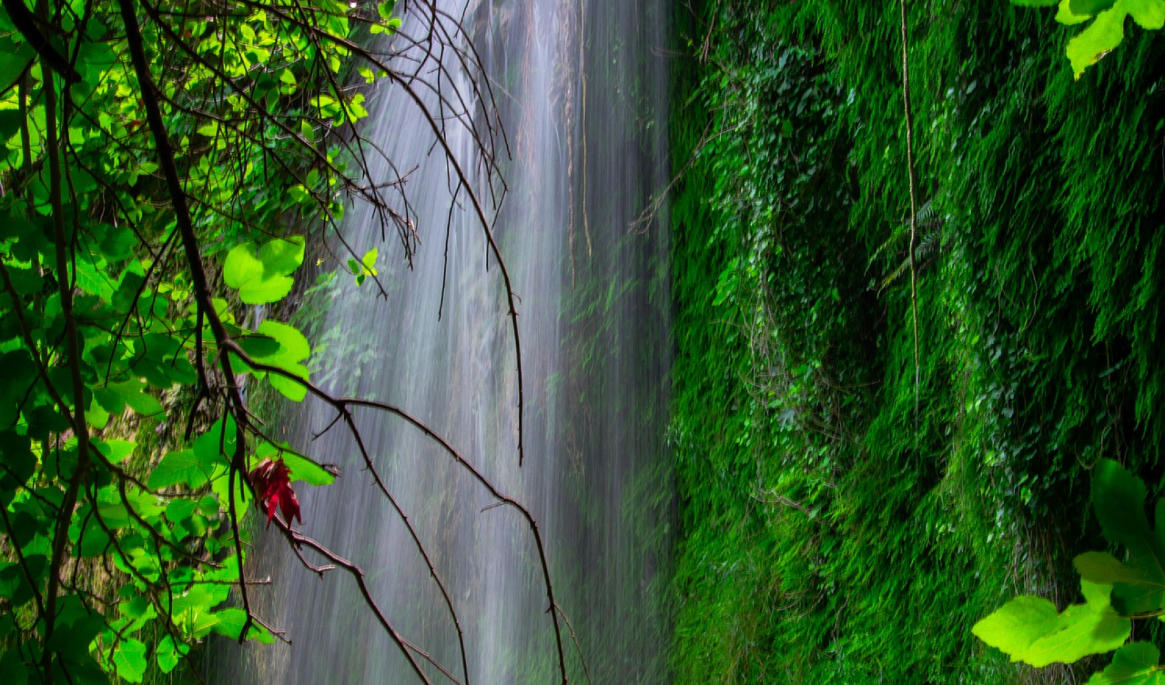 waterfall-5377151_1920